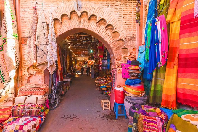 Can You Explore Marrakech Souks Without a Guide?